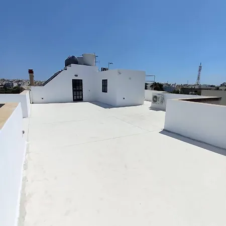 Apartament 3 Bed Modern Air-conditioned With Roof Terrace - Ample Parking
