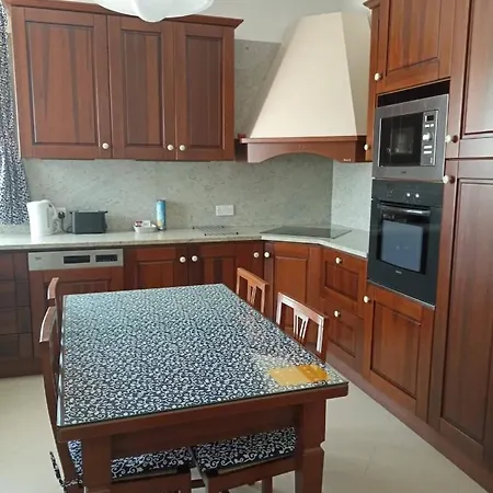 Apartment 3 Bedroom Air-conditioned With Roof Terrace - Ample Parking Naxxar