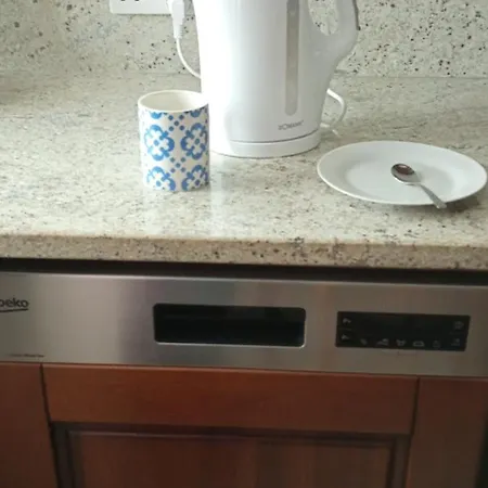 3 Bed Modern Air-conditioned With Roof Terrace - Ample Parking Нашшар