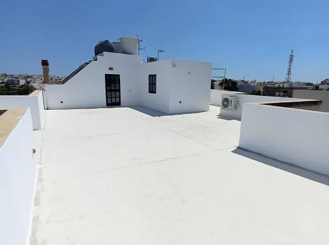 Apartment 3 Bed Modern Air-conditioned With Roof Terrace - Ample Parking